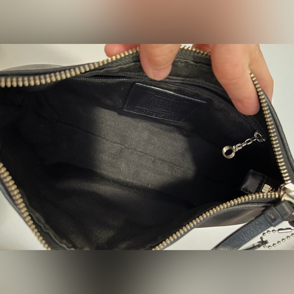 ❌SOLD FACEBOOK❌100% Authentic VINTAGE/ Y2K COACH 11195 EAST WEST BAGUETTE PURSE - Picture 4 of 11